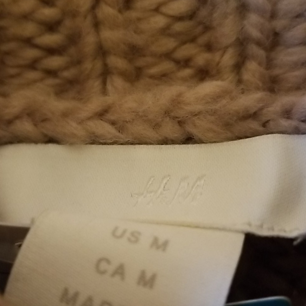 Sweaters - Picture 2 of 4
